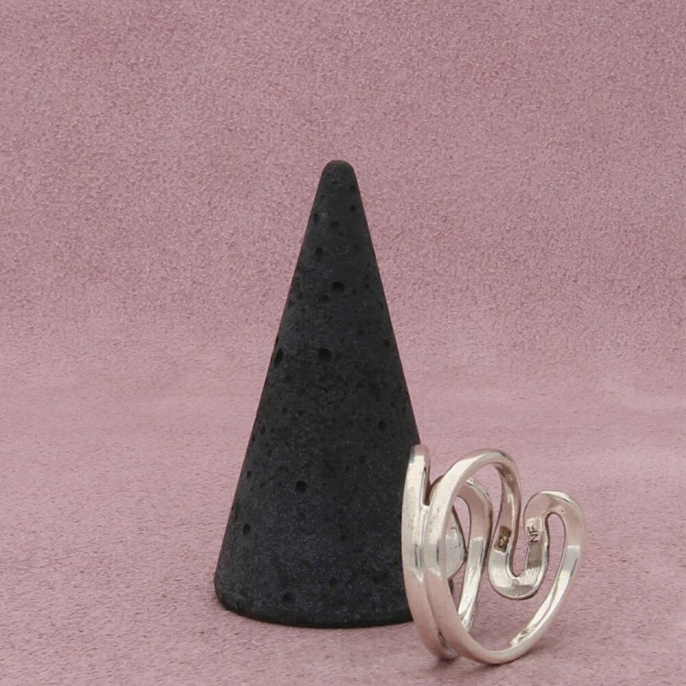 sterling silver wavy loops ring size 8.5 - Picture 3 of 3